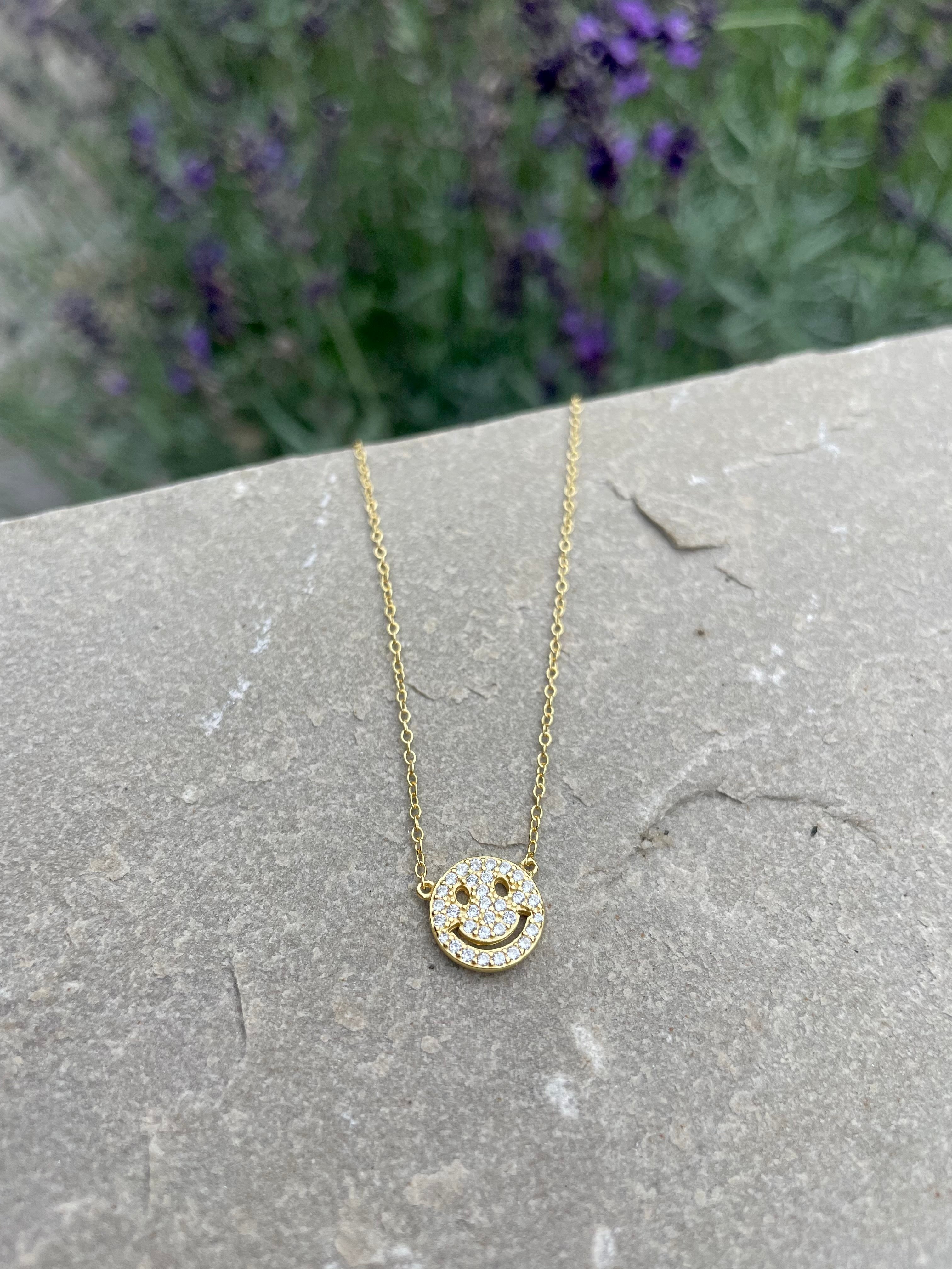 smiley short necklace