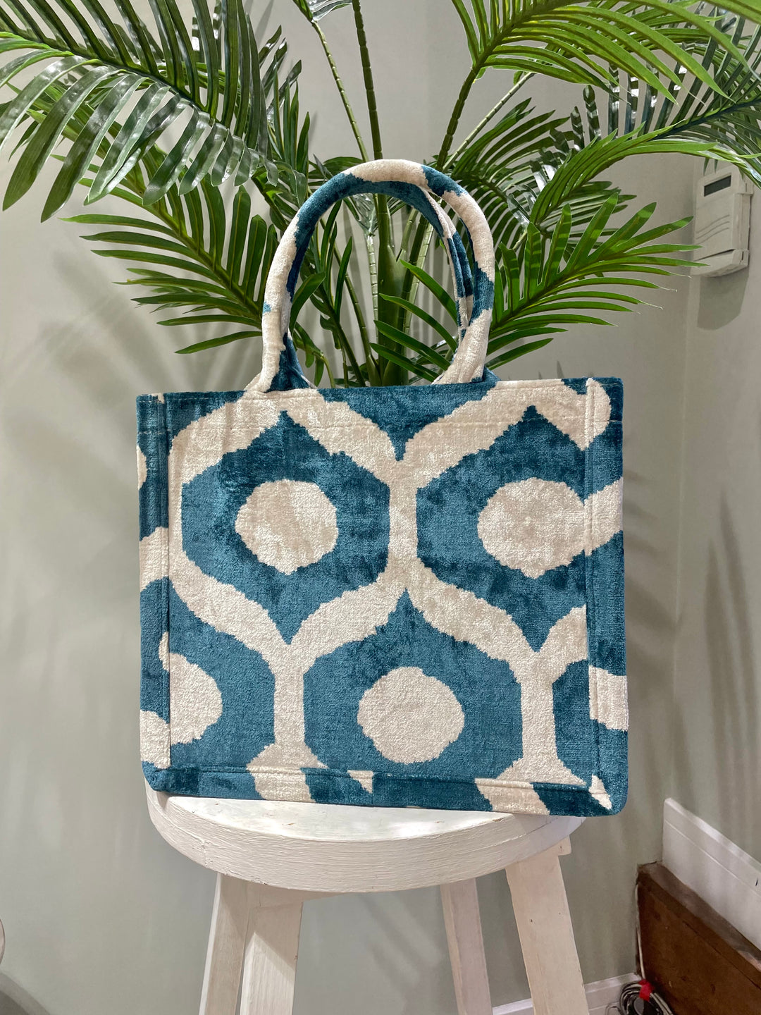 silk velvet handbag flatpack design by noorel design
