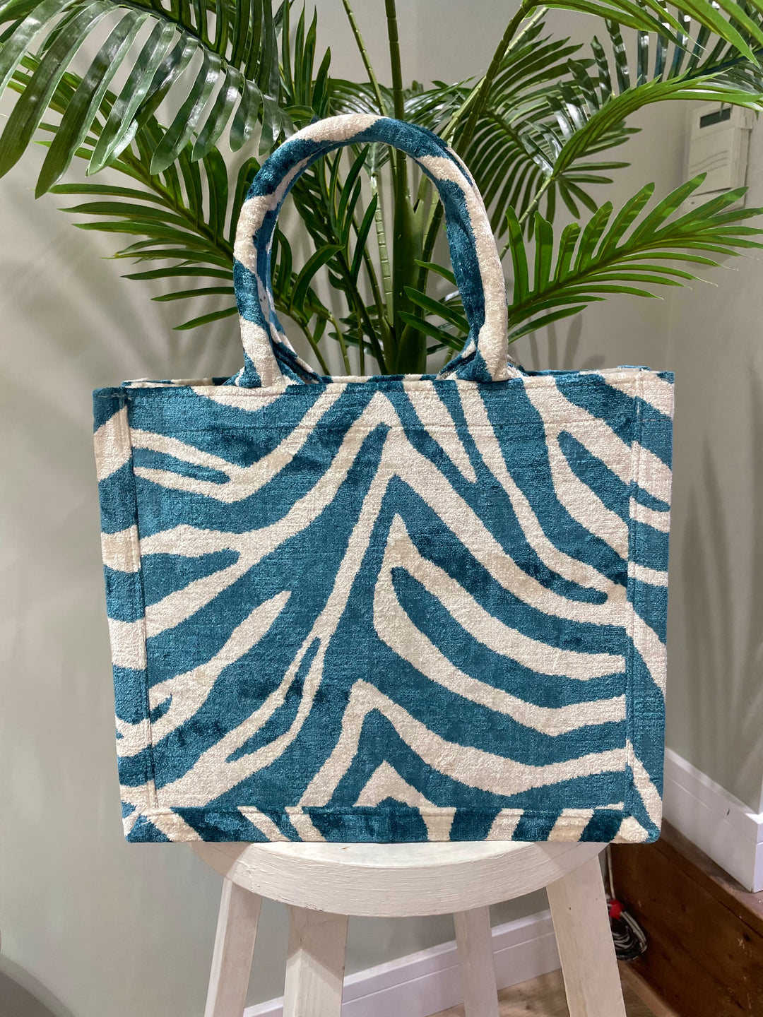 silk velvet handbag flatpack design by noorel design