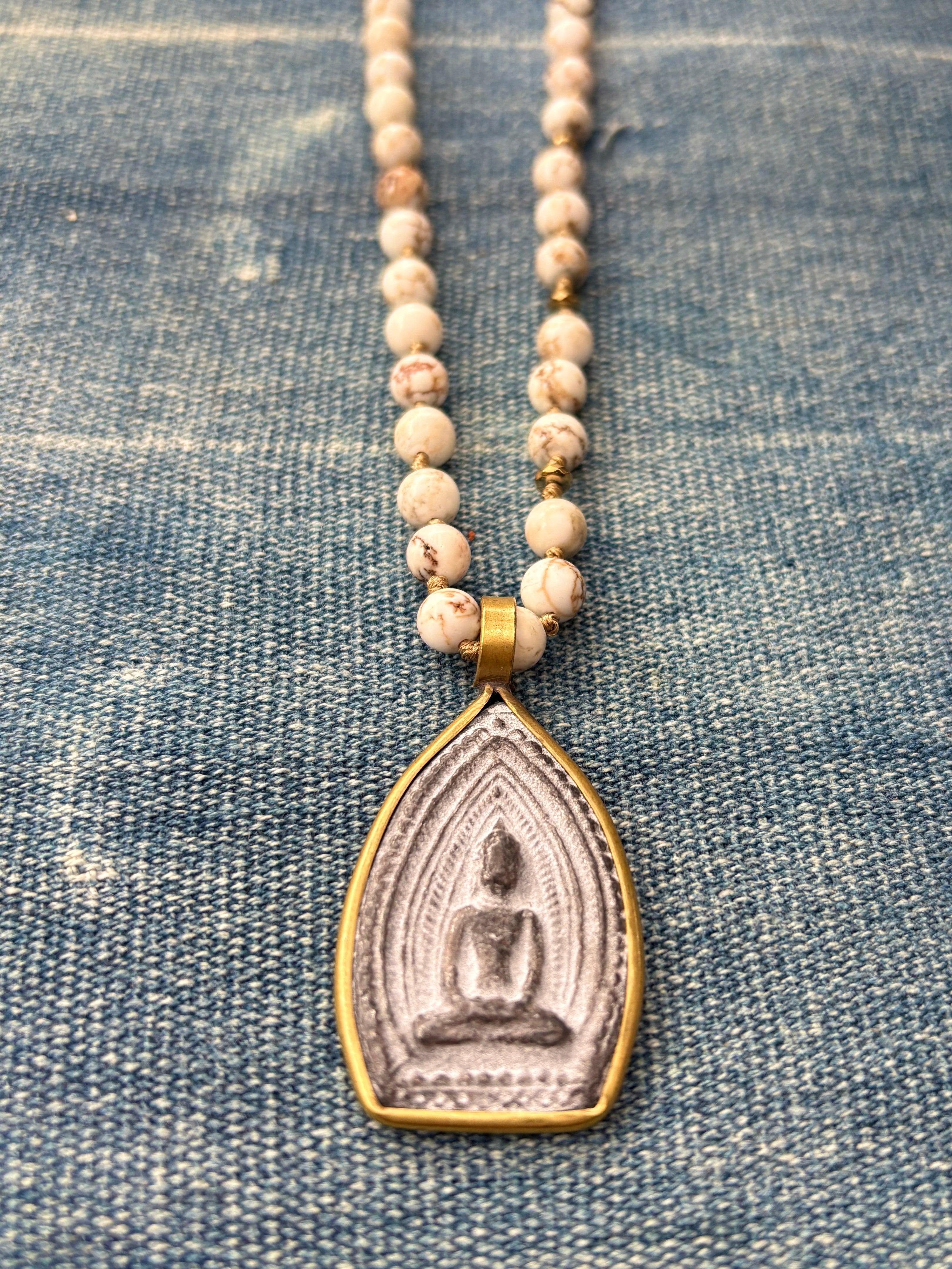 The Buddha Necklace ↠ Howlite