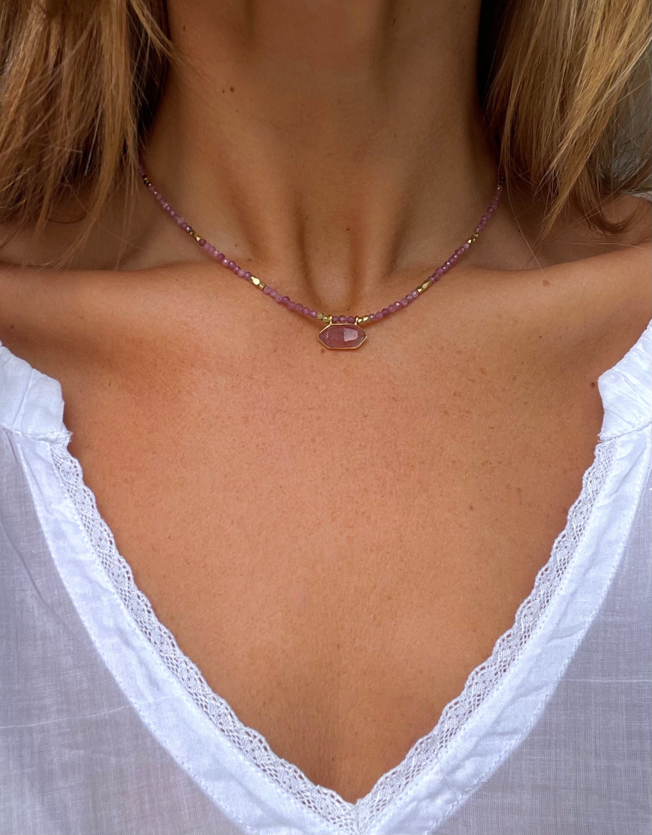 hexa choker tourmaline and rose quartz hanka in necklace