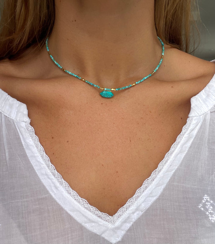 turquoise necklace by hanka in hexa choker