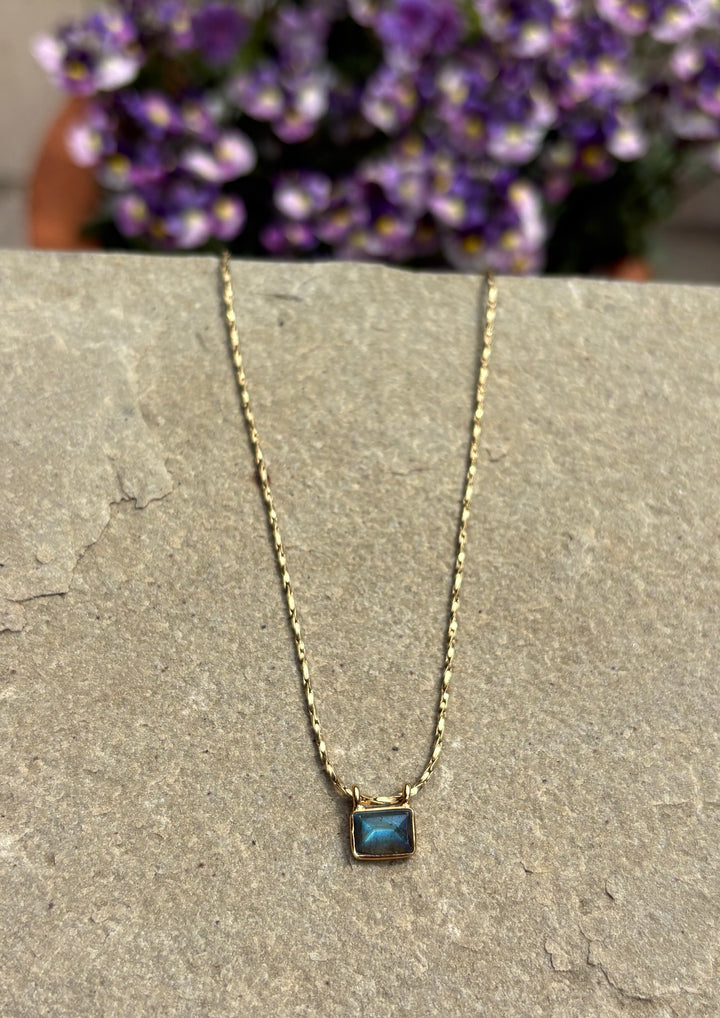 The Jolie Necklace ↠ Labradorite
