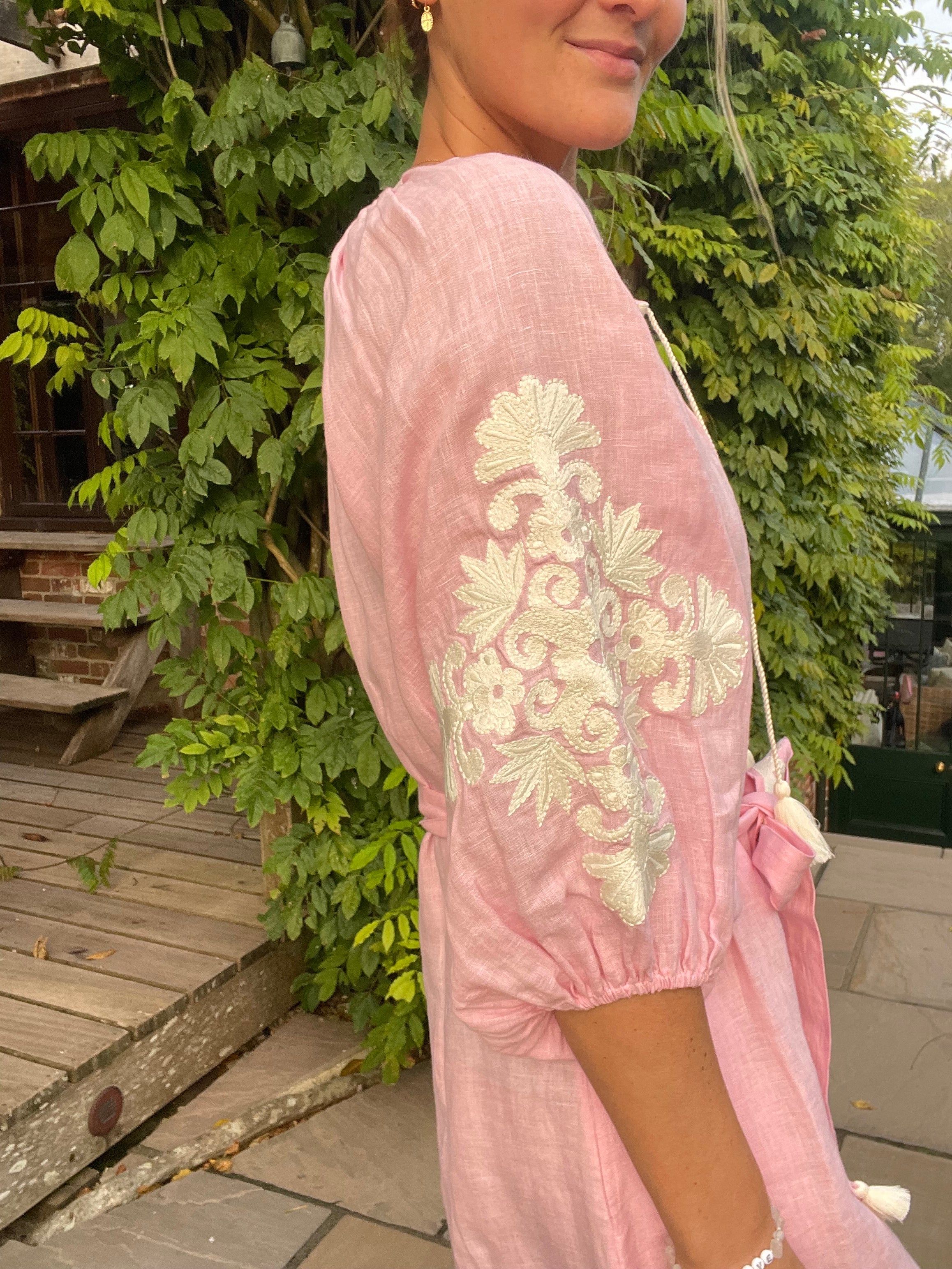 dusty pink kaftan or dress with white emrboidery by benaras by citurs somento dress in pink