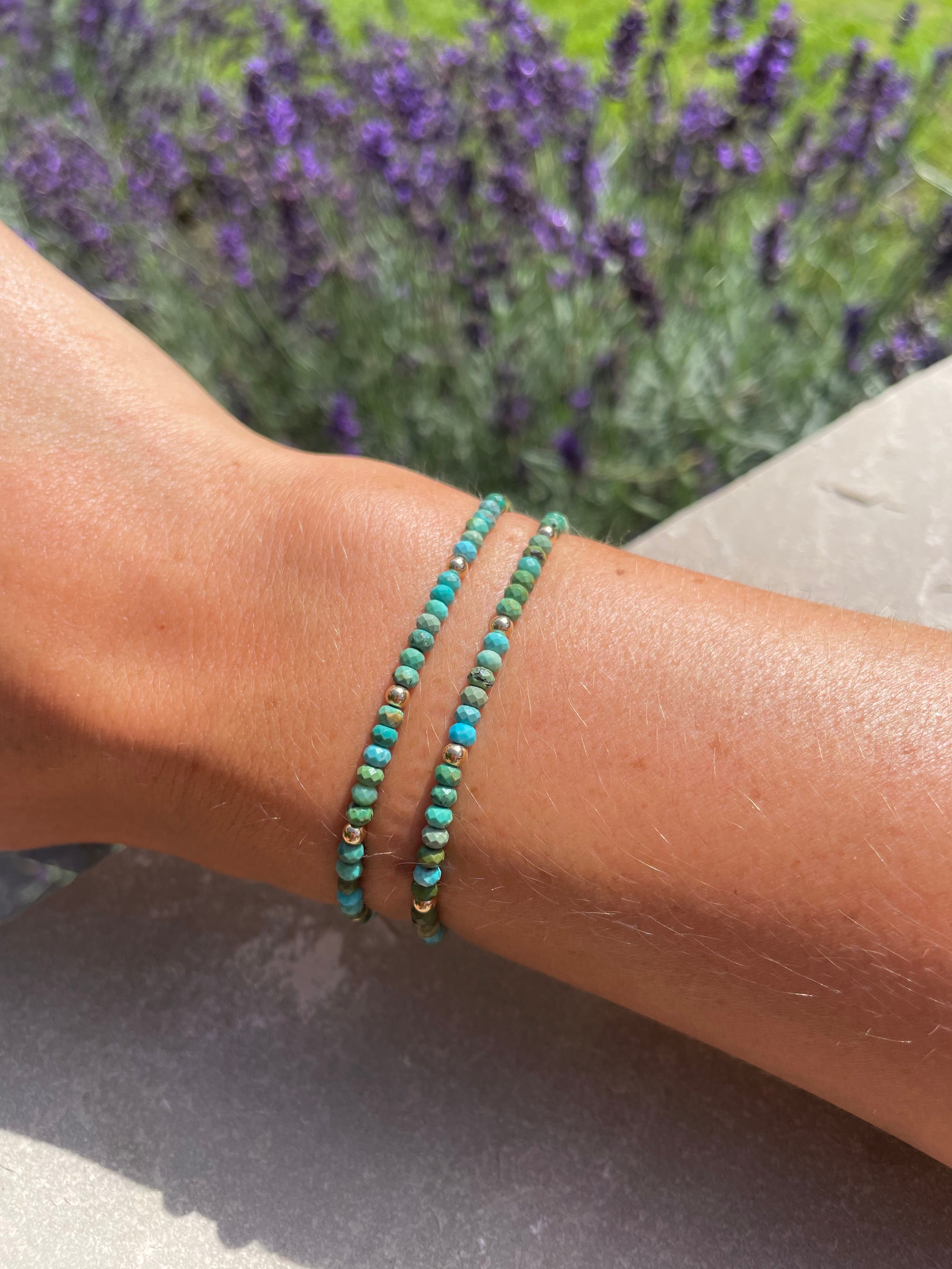 stretchy turquoise beaded bracelet